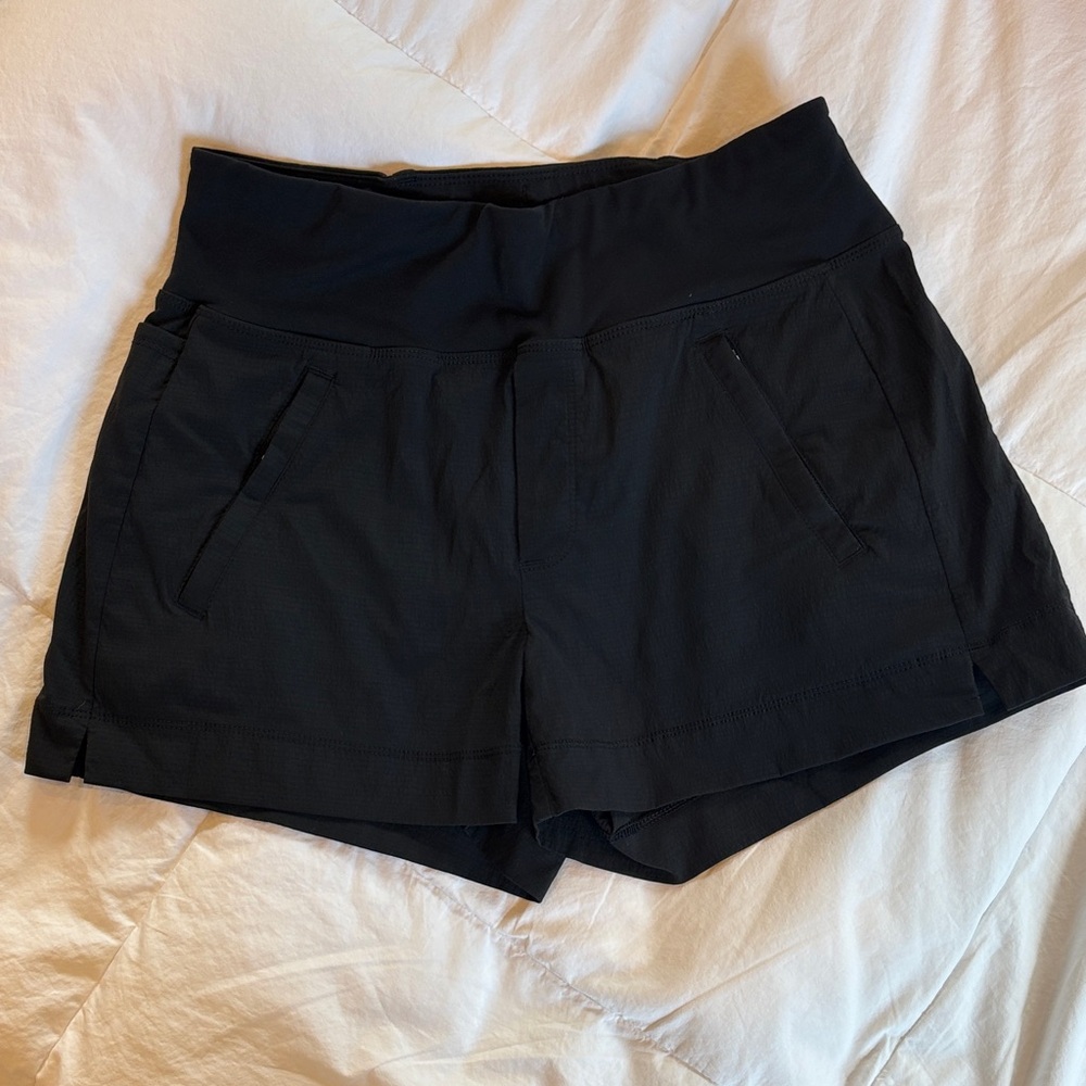 Athleta Women's Black Trekkie North Shorts